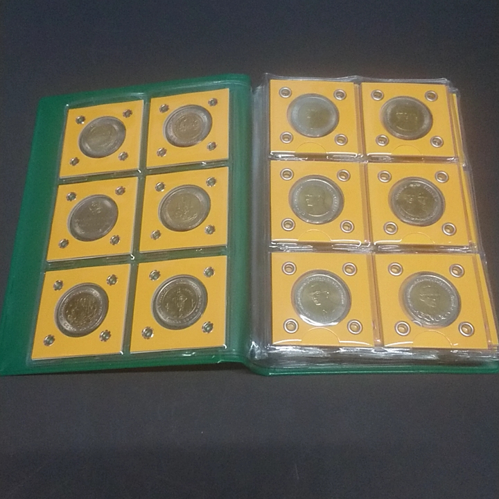 เหรียญ 10 บาท สองสี ครบชุด 61 วาระ ไม่ผ่านใช้ บรรจุเม้าท์ ใส่เล่มสะสม