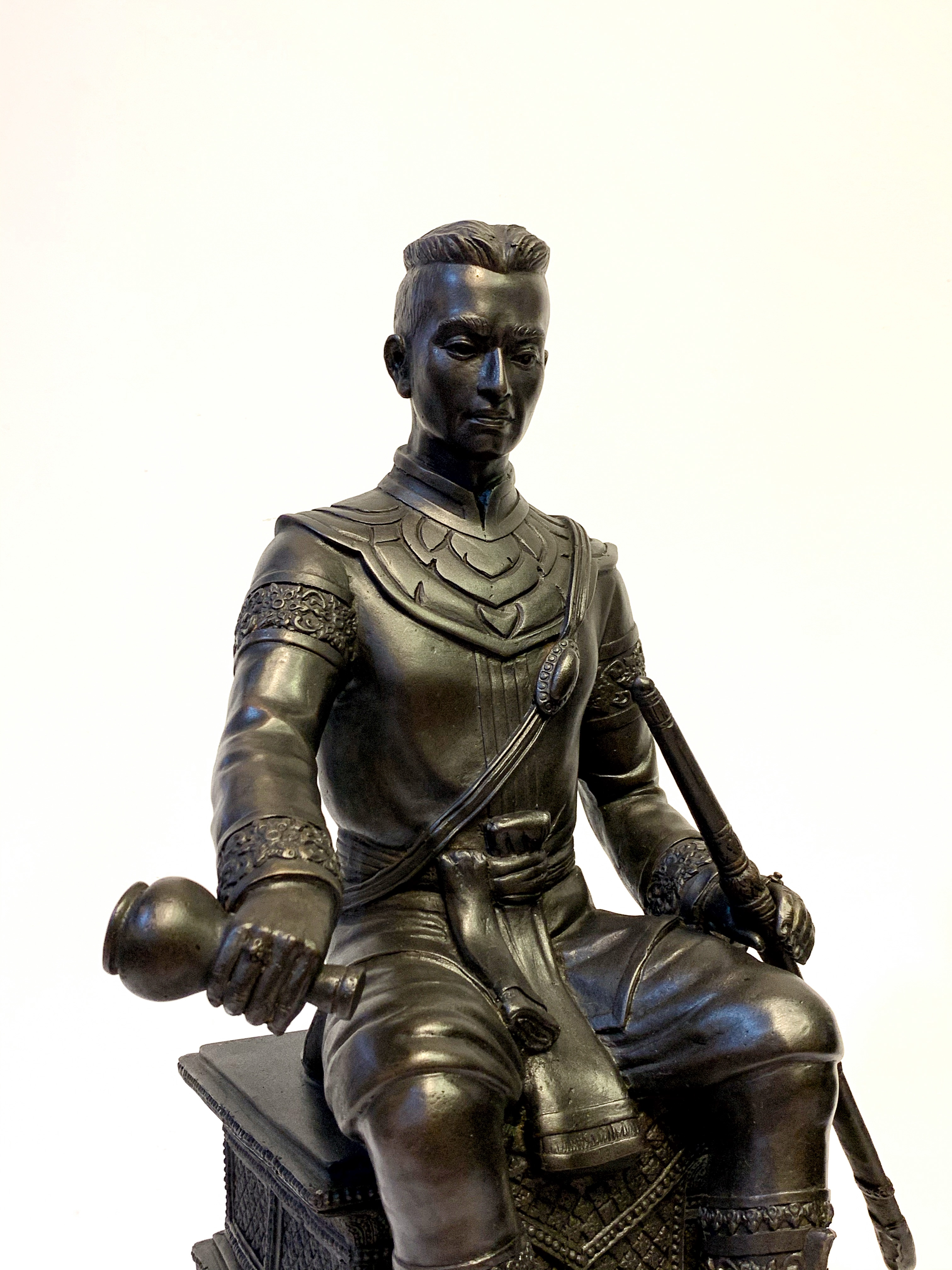 รูปหล่อ พระนเรศวรนั่งหลั่งทักษิโณทก หน้าตัก 9"