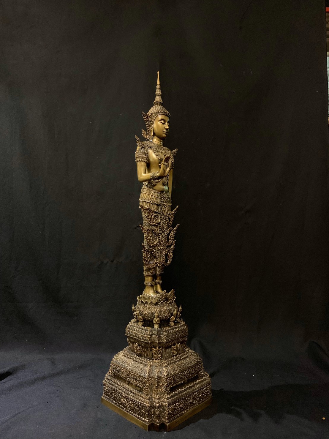 พระพุทธรูปปางห้ามญาติ ทรงเครื่องจักรพรรดิ์ วัดอรุณราชวรารามราชวรมหาวิหาร ปี พ.ศ.2539
