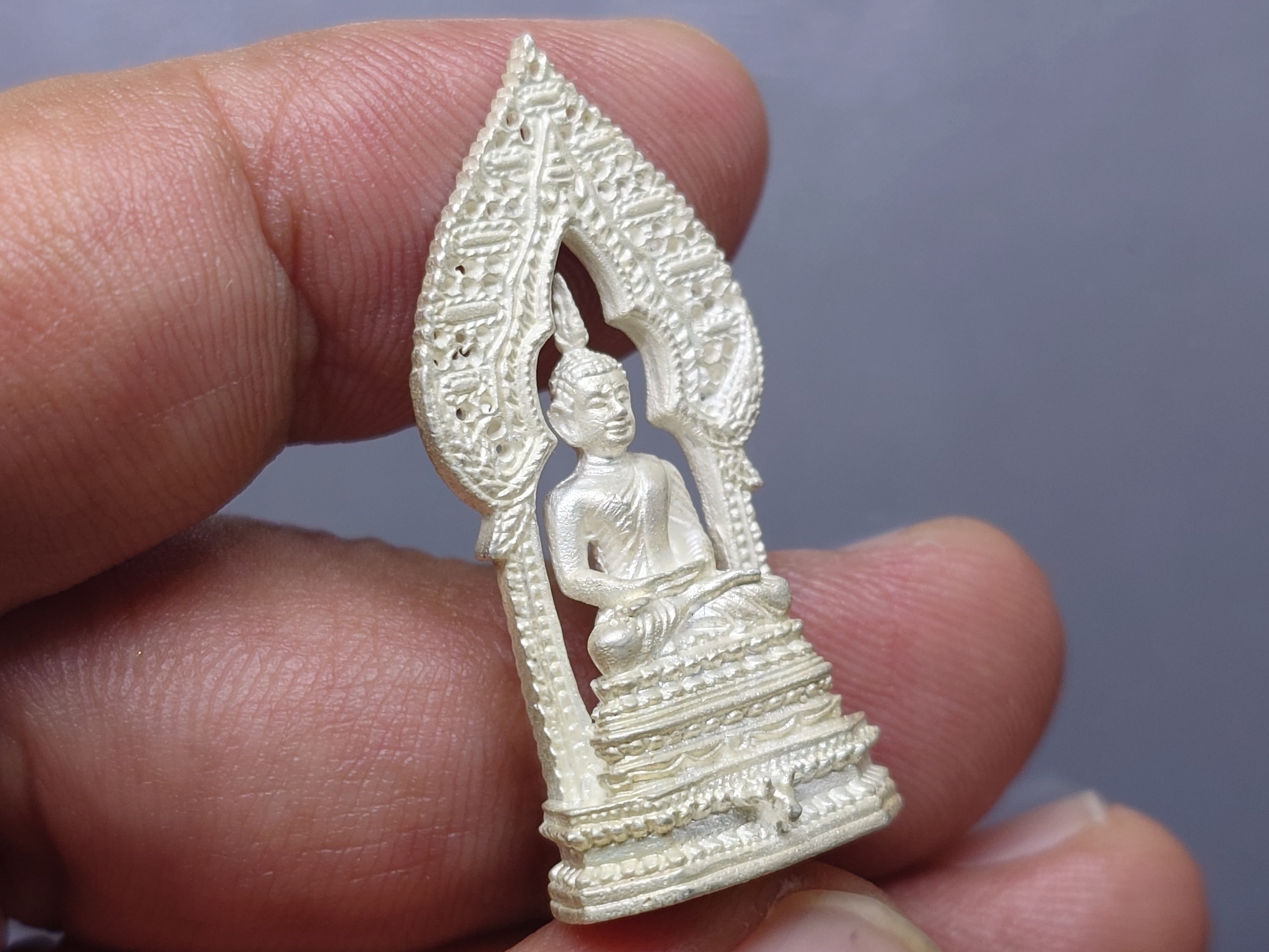 พระกริ่งนิรันตราย ฉลองสิริอายุครบ 8 รอบ สมเด็จพระมหาวีรวงศ์ เนื้อเงิน วัดราชประดิษฐสถิตมหาสีมาราม ปี2543 พร้อมตลับเดิม