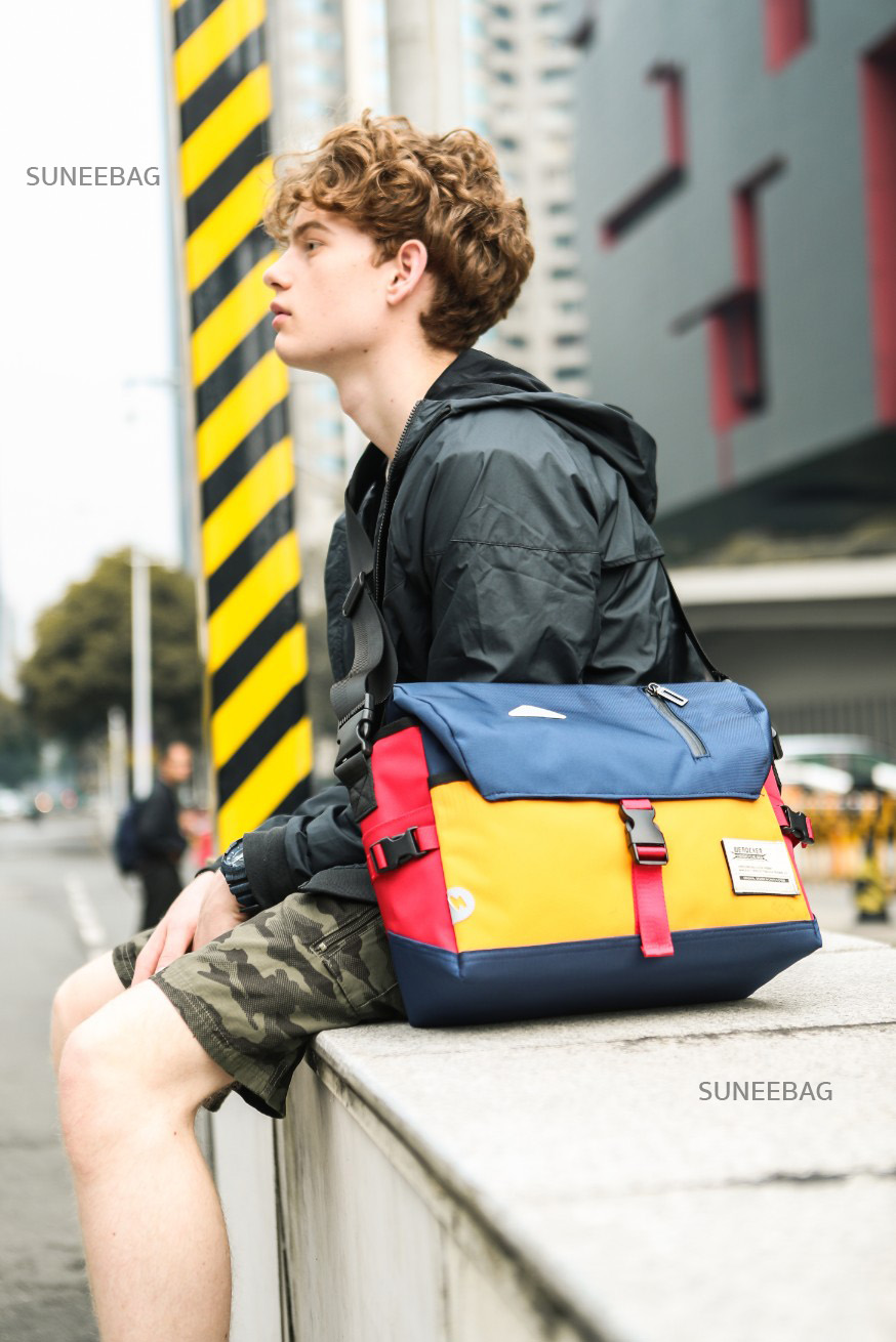 กระเป๋าสะพายข้างผู้ชาย เนื้อผ้า Oxford Spinning กันน้ำสีดำ รหัส A014