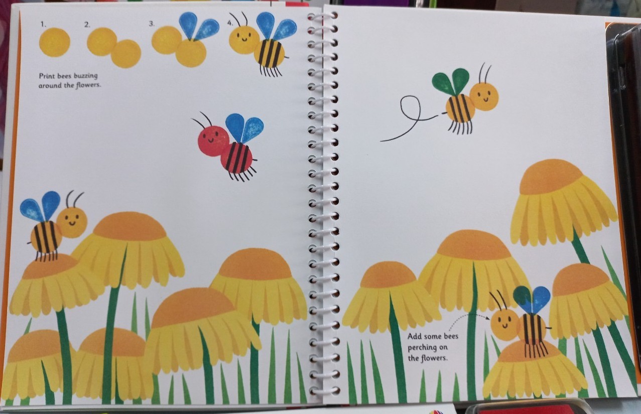 Usborne Rubber Stamp Activities หนังสือกิจกรรมพิมพ์ตรายาง