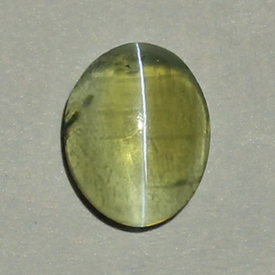 คริสโซเบริลตาแมวหรือไพฑูรย์ (Cat's eye Chrysoberyl) 0.97 กะรัต จากศรีลังกา