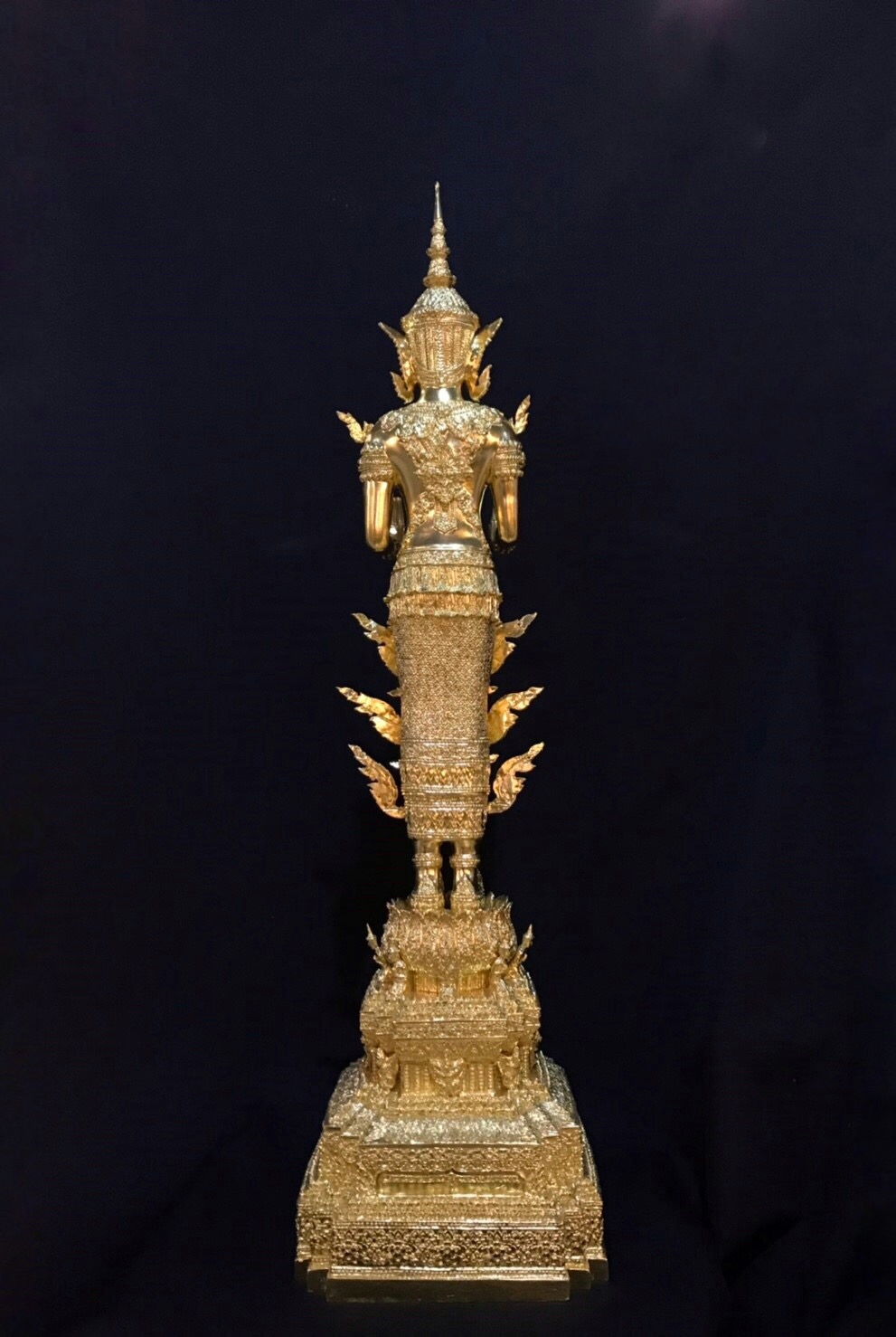พระพุทธรูปปางห้ามสมุทร ทรงเครื่องจักรพรรดิ์ วัดอรุณราชวรารามราชวรมหาวิหาร ปี พ.ศ.2539