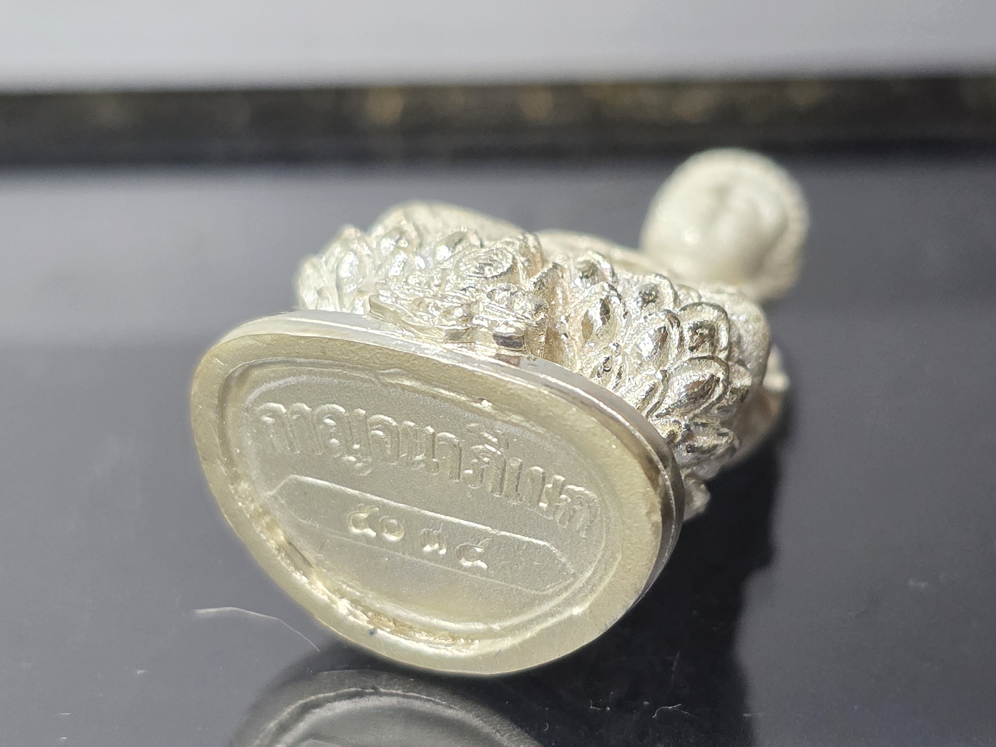 พระกริ่งจีน ต้าเยิ่นถะ เนื้อเงิน รุ่นกาญจนาภิเษกครองราชย์ 50 ปี วัดบวรนิเวศวิหาร ปี2538 พร้อมกล่องเดิม นิยม หายาก