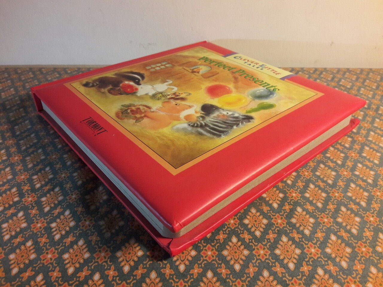 Perfect Presents (Clever Little Tales)