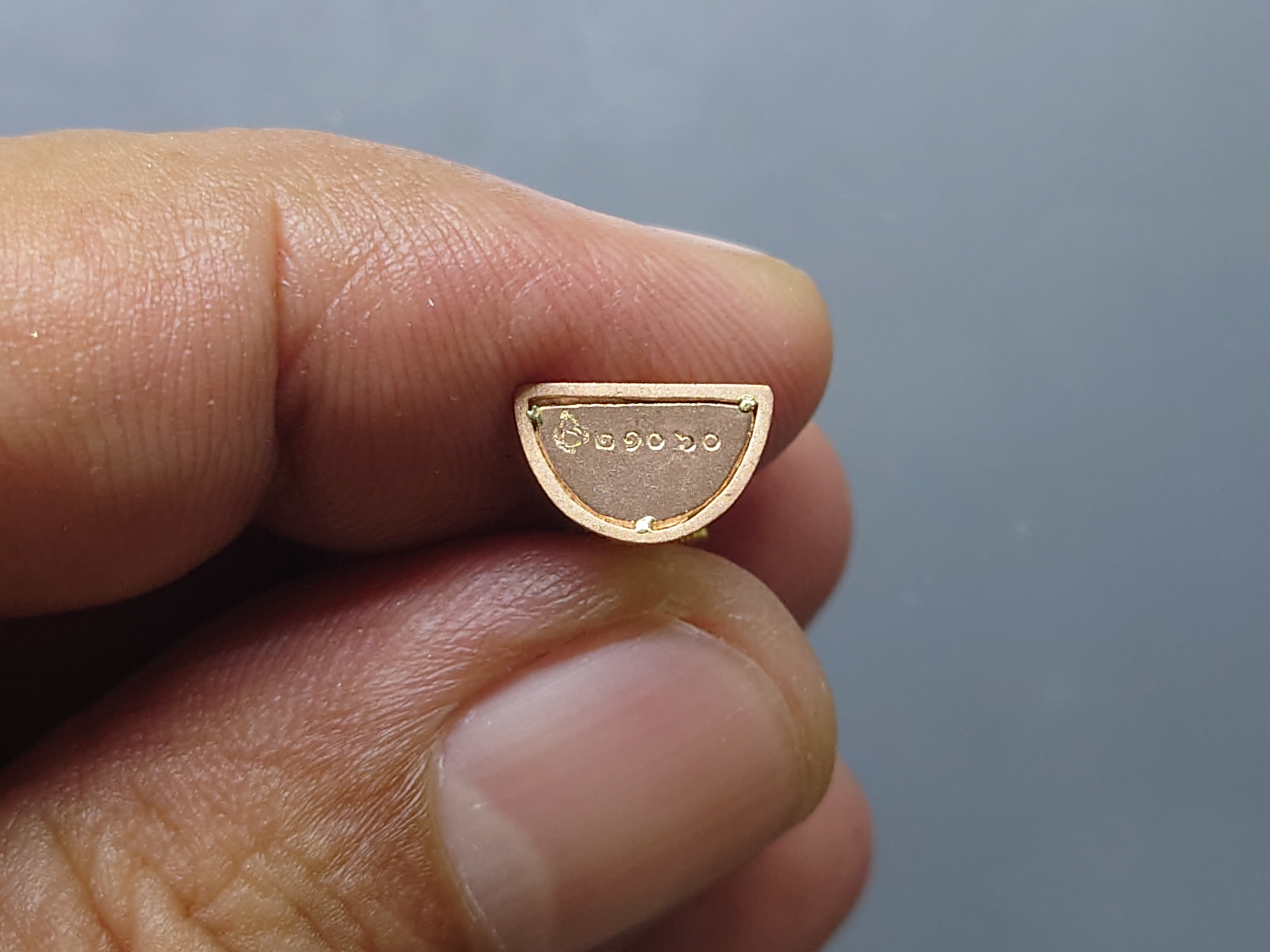 พระแก้วมรกต กรมสรรพสามิต เนื้อเงินสามกษัตริย์ ขนาดสูง 1.7 เซน กรมสรรพสามิต สร้าง ในพระบรมราชานุญาต ปี2550 ตลับเดิม หายาก