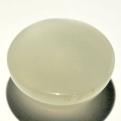 มูนสโตนตาแมว หรือ มุกดาหารตาเเมว (Cat's eye Moonstone) 9.82 กะรัต รูปร่างดี เนื้อเนียน มีตาเเมว