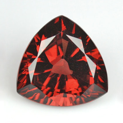 **ขายแล้ว**โกเมนสีม่วงเเดงหรือโรโดไลท์ (Rhodolite Garnet) 1.71 กะรัต รูปร่างดี ไฟดี