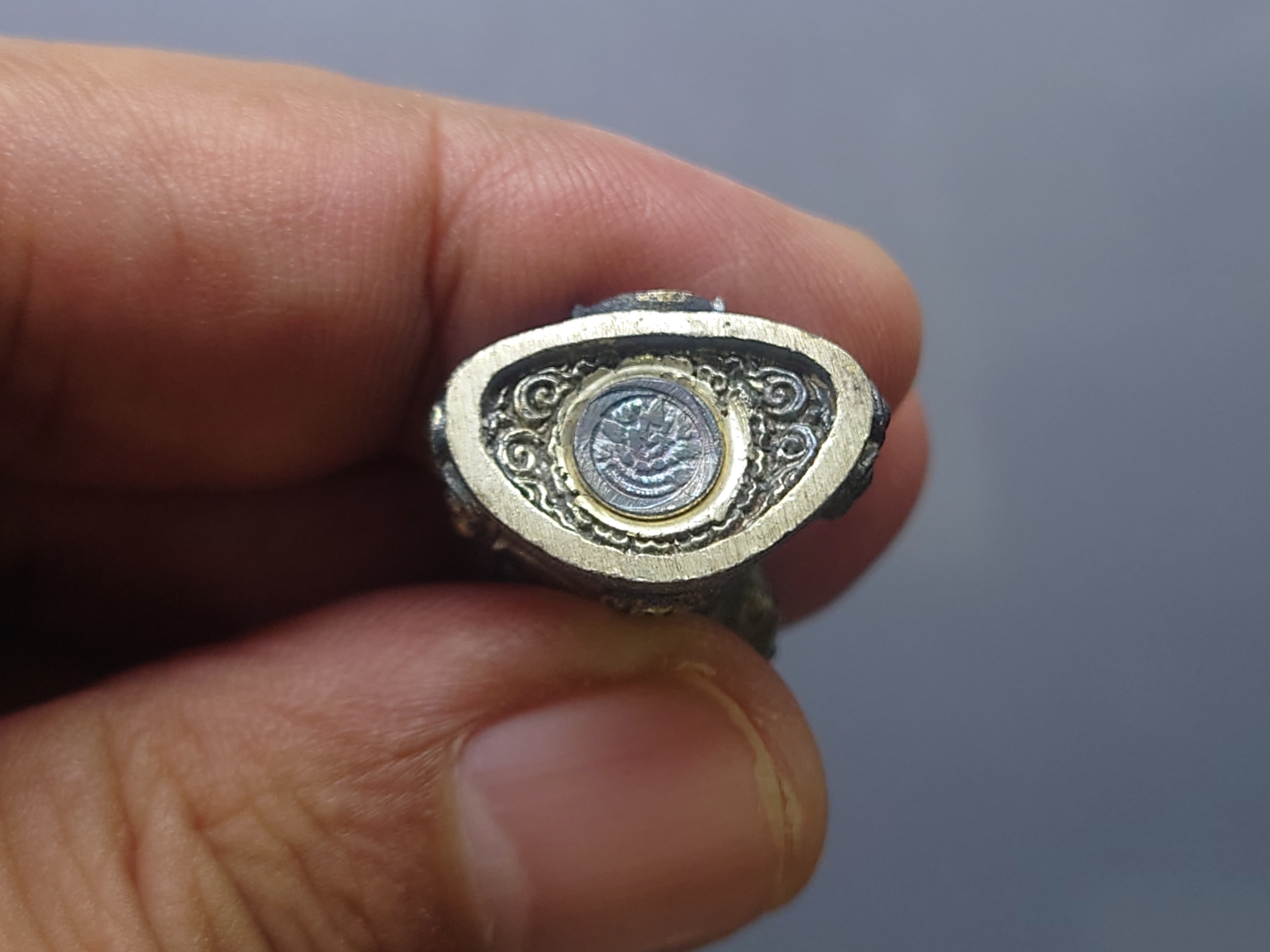 พระกริ่งคุ้มเกล้า หน้าไทย(ศิรากาศ) เนื้อเงิน หายาก พ.ศ.2522 สภาพสวย