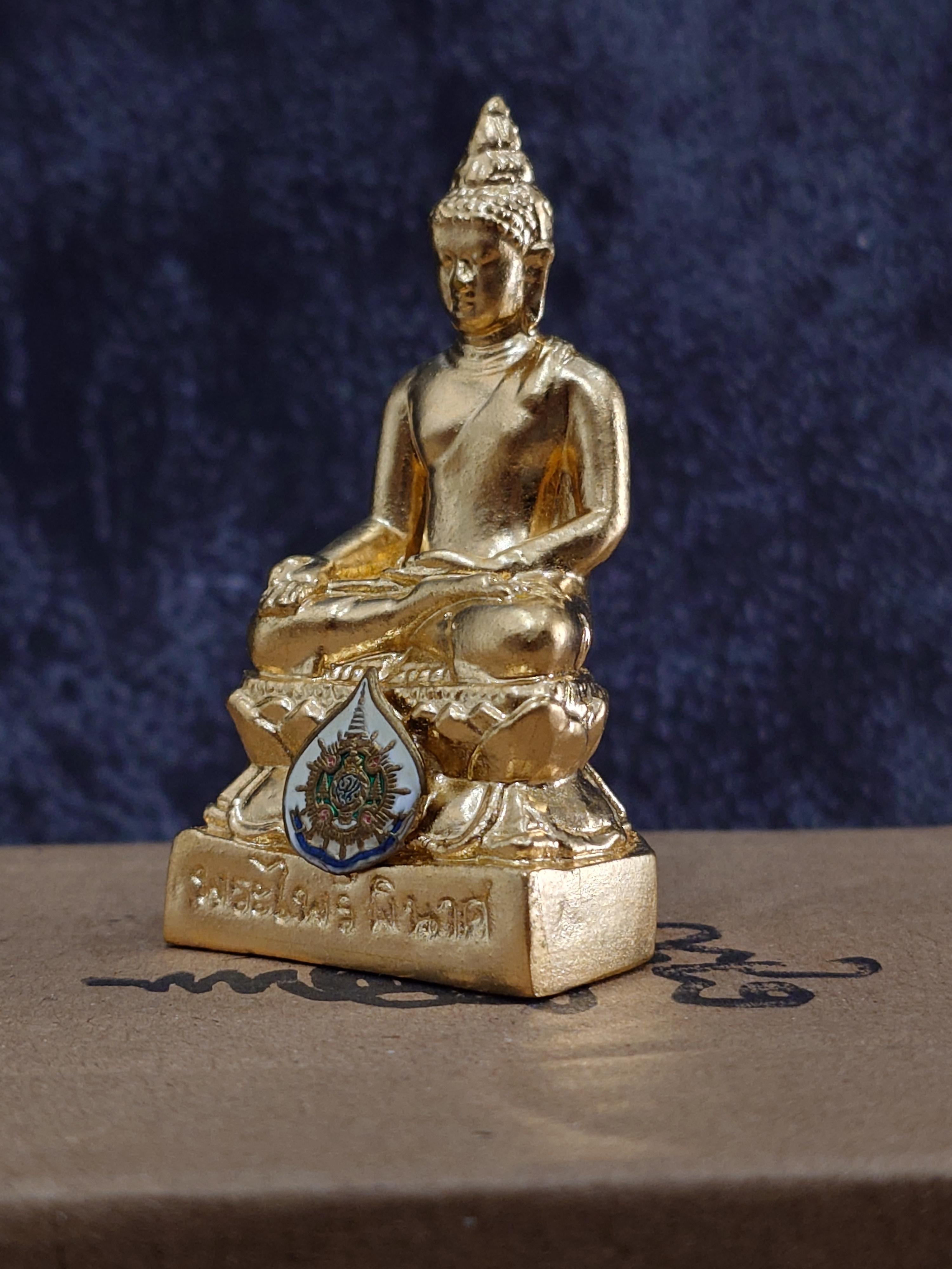 พระไพรีพินาศ ขนาดบูชา หน้าตัก 1.5 นิ้ว สูง 7 ซ.ม.เนื้อสัมฤทธิ์ ปิดทอง ที่ระลึก 72 พรรษา รัชกาลที่9 วัดบวรนิเวศวิหาร ปี2542 พร้อมกล่องเดิม