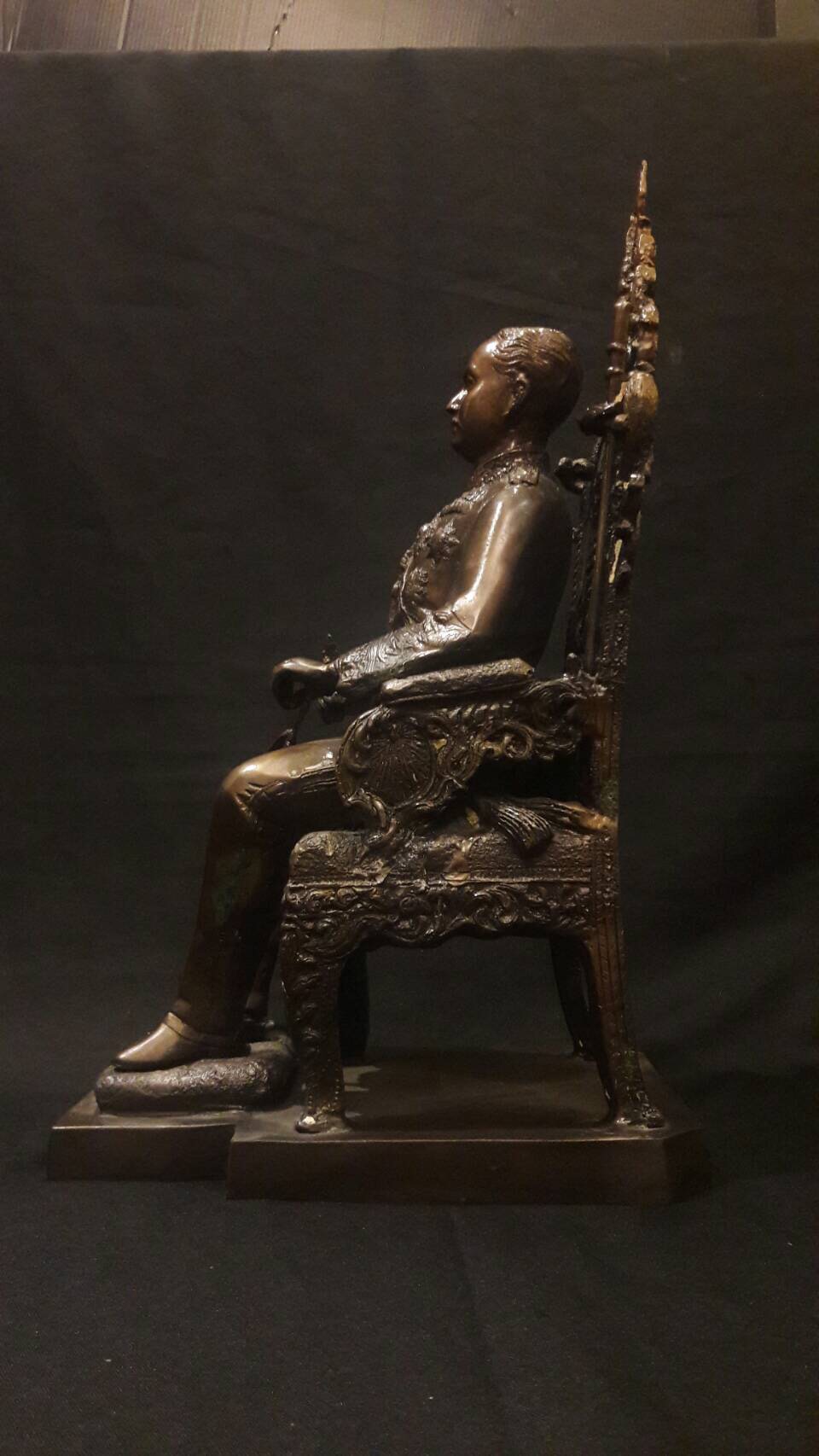 พระบรมรูปหล่อในหลวง รัชกาลที่ 5 ร.5 รุ่น องค์นั่งบังลัง โรงเรียนนายร้อยพระจุลจอมเกล้า ปี 2529