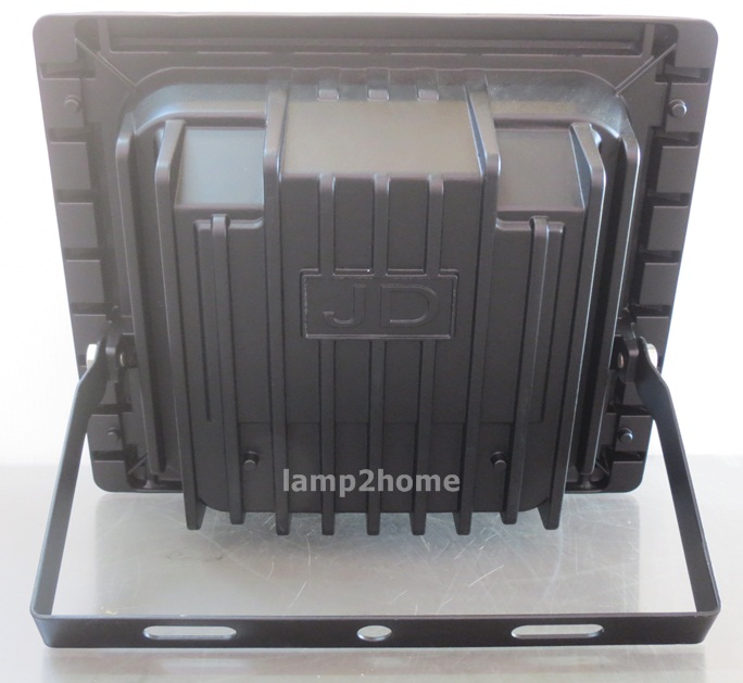 สปอร์ตไลท์ solar cell 60w (แสงขาว) รุ่นใหม่ พร้อมอุปกรณ์ครบชุด