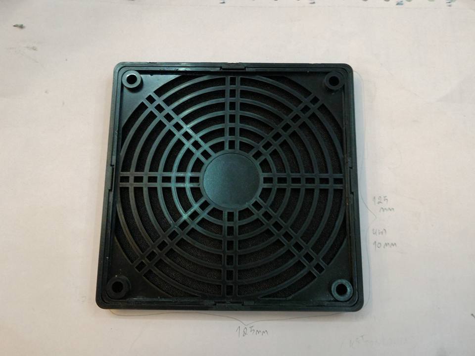 ตะแกรงพัดลมฟองน้ำตะแกงพัดลมฟิลเตอร์กรองฝุ่นฟอกอากาศใช้กับพัดลมขนาด120X120MM(4.5นิ้ว)ตะแกงพัดลมสีดำ