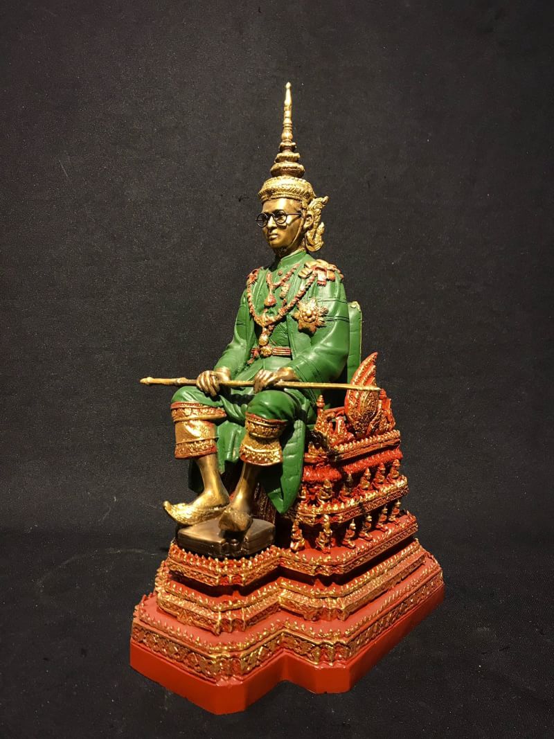 พระบรมรูปหล่อ รัชกาลที่ 9 ร.9 นั่งบัลลังก์ (2ถอด)