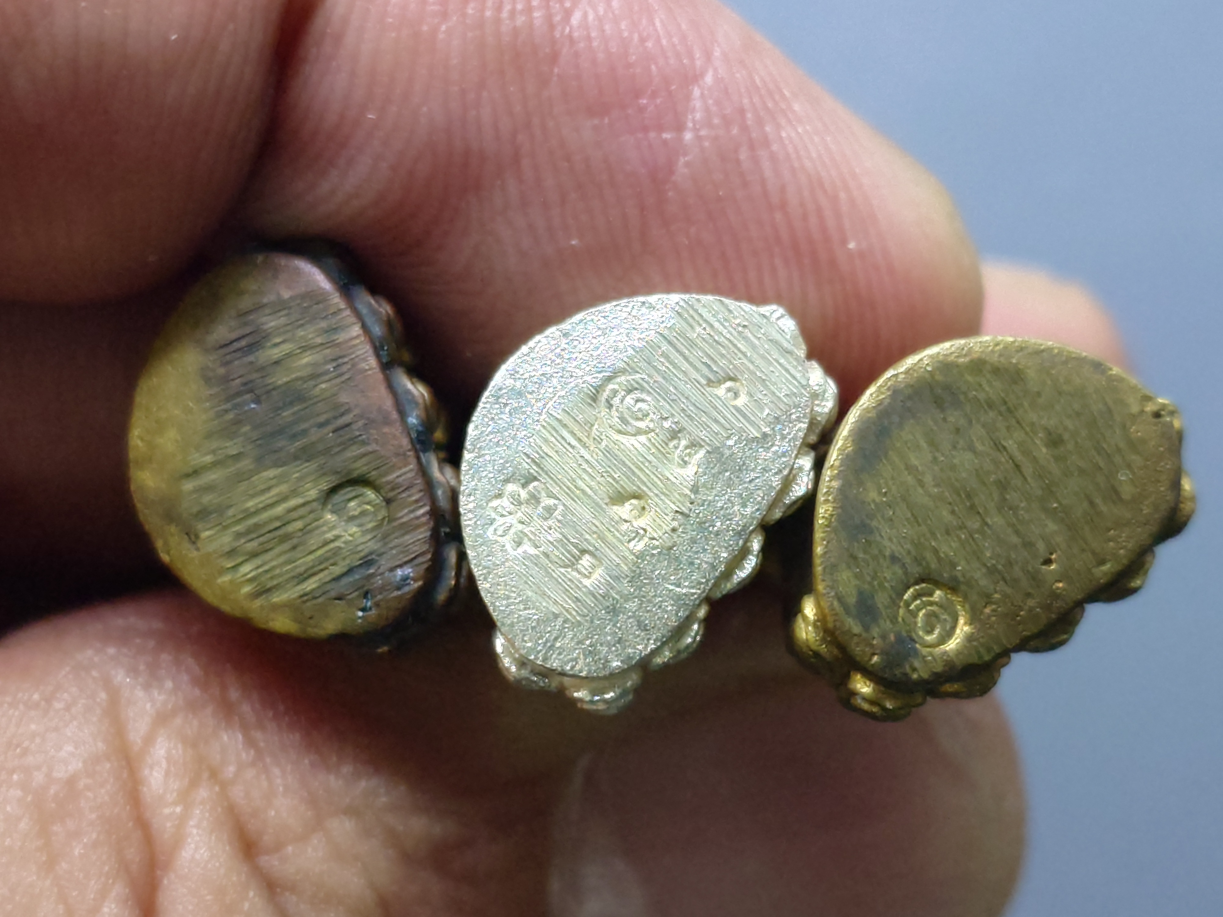 พระชัยวัฒน์ ตั๊กม้อ (เนื้อเงิน นวะ สัมฤทธิ์) ปลุกเสก 2 พิธีใหญ่ 2 แผ่นดินไทย-จีน วัดสุทัศนฯ-วัดกวงซิ่ว เมืองกวงโจว ประเทศจีน ปี2537 พร้อมกล่องเดิม