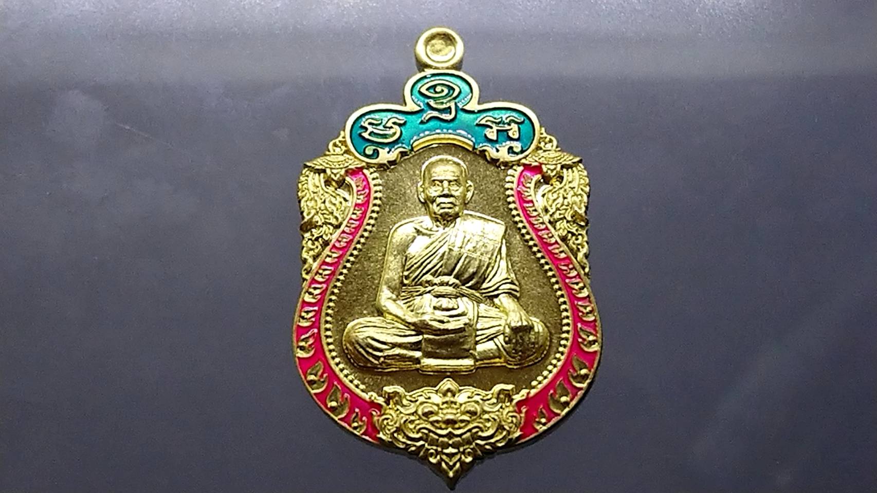 เหรียญเพชรกลับเหนือดวง ทองทิพย์ลงยาเขียว แดง หลวงพ่อพัฒน์ วัดห้วยด้วน โคท 247 ปี2563