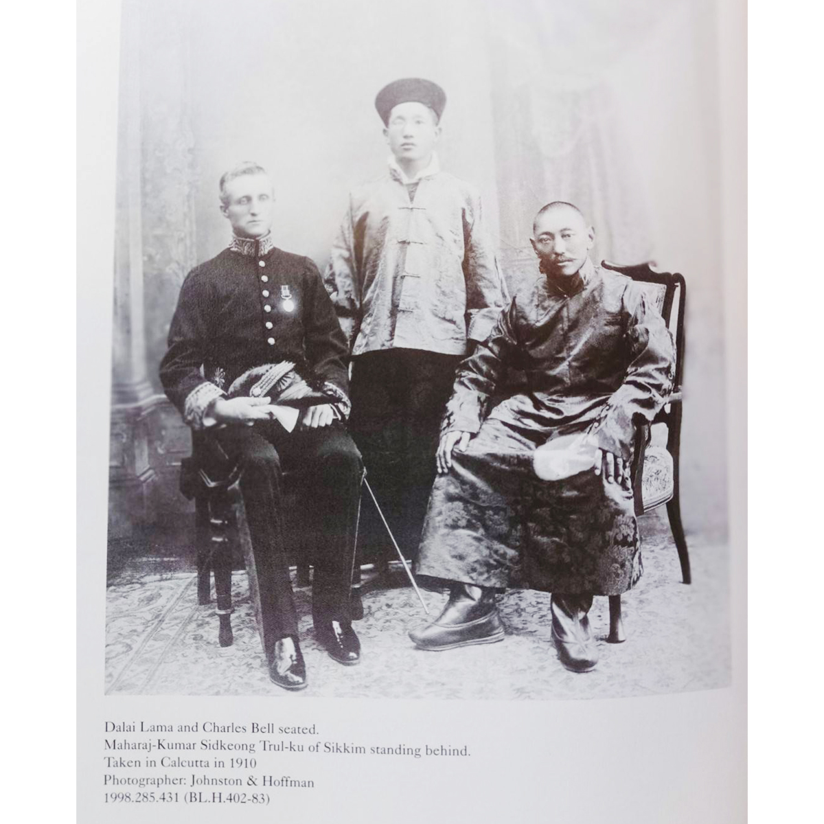 Riverbooks หนังสือสือประวัติศาสตร์ : Tibet and her neighbours