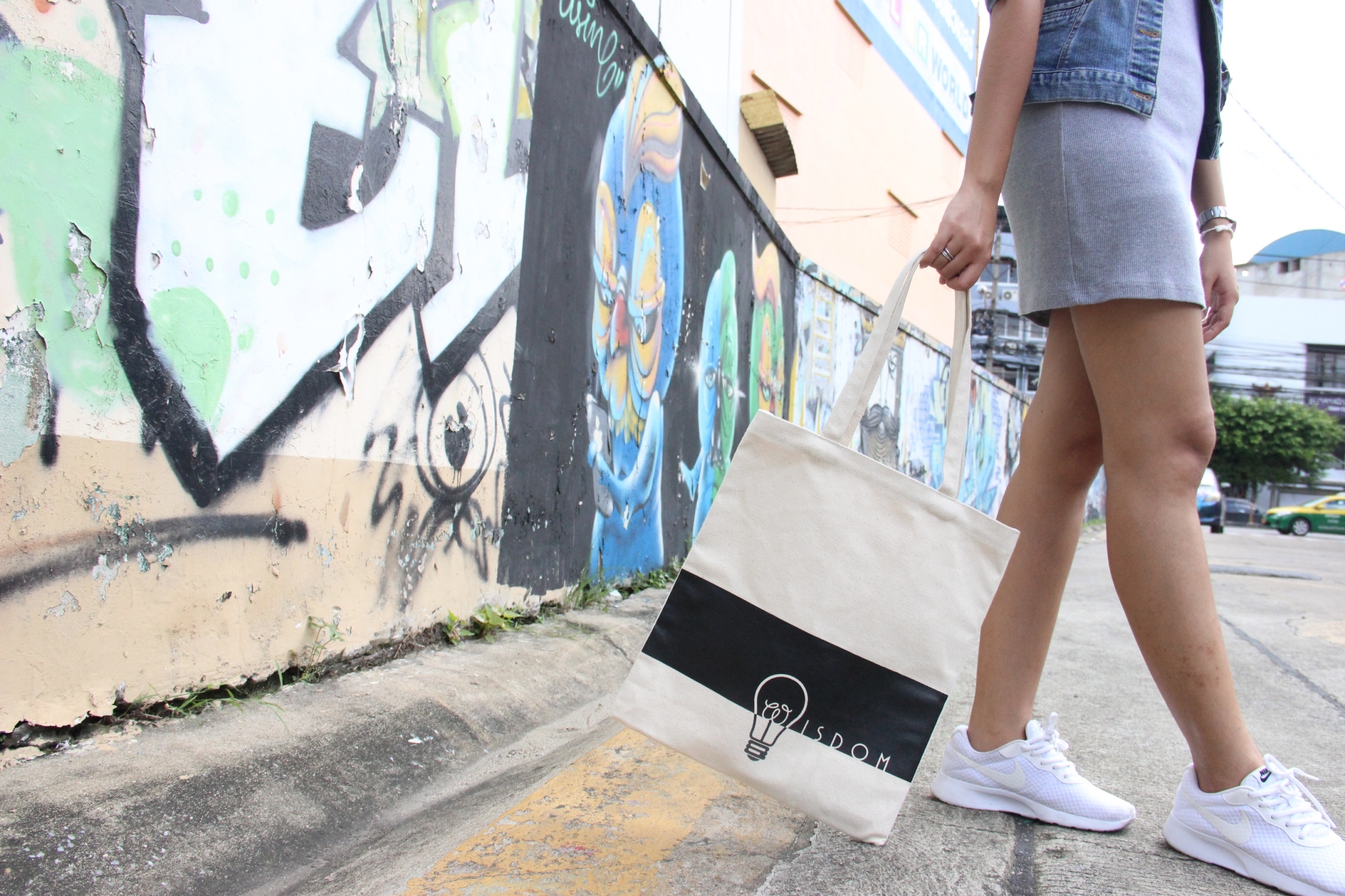 กระเป๋าผ้า canvas อย่างดี สีครีม WISDOM 3