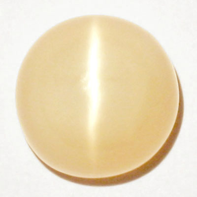 **ขายแล้ว**มูนสโตนตาแมว หรือ มุกดาหารตาเเมว (Cat's eye Moonstone) 4.96 กะรัต สีส้ม เนื้อเนียน มีตาเเมว