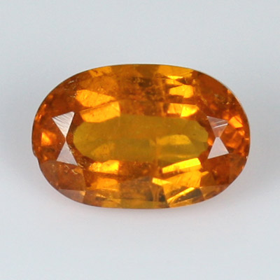 โกเมนสีส้มหรือสเปซซาไทท์ (Spessartite Garnet) 0.71 กะรัต เล็กๆ น่ารัก