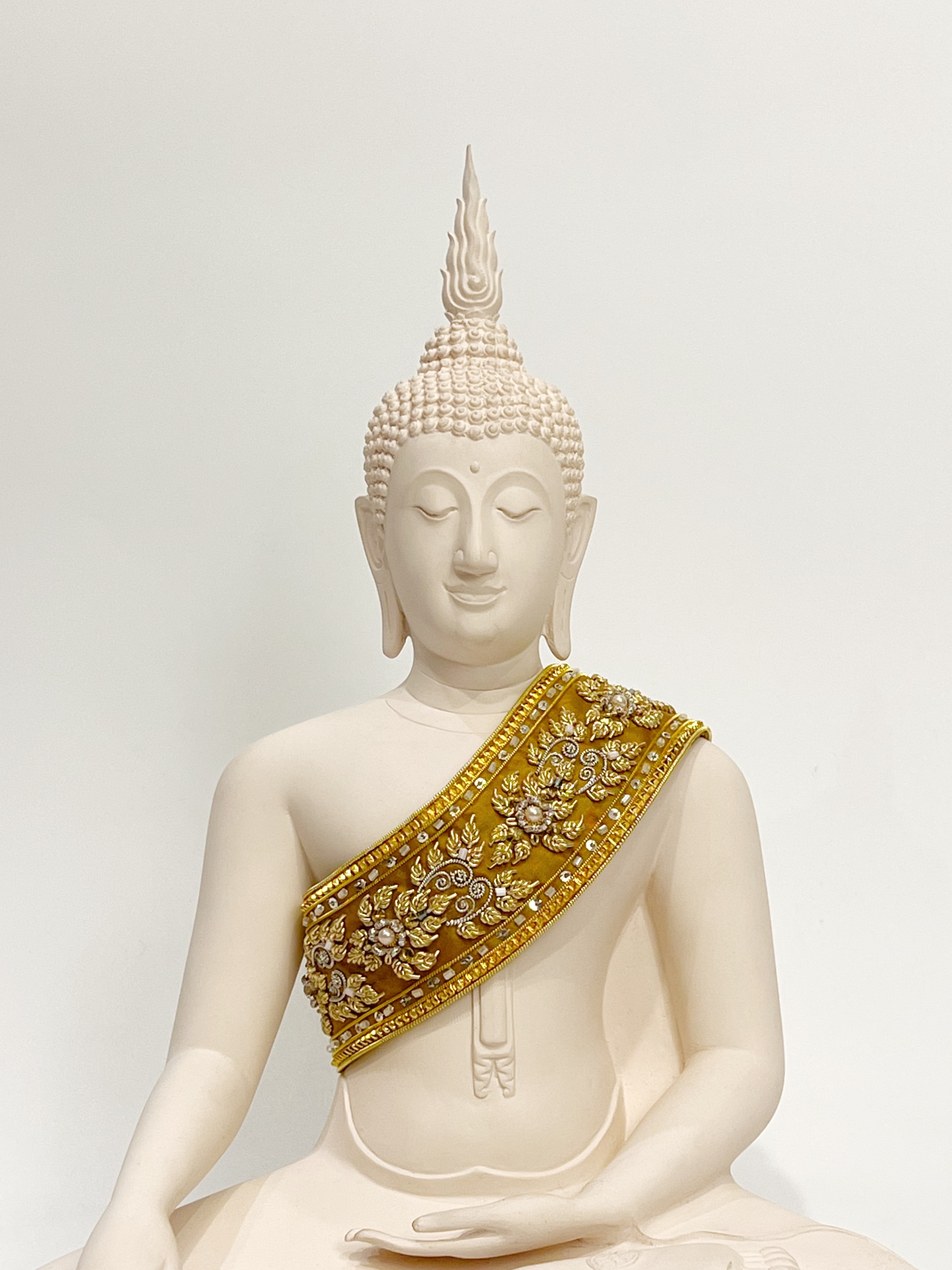 สังฆาฏิปักดิ้นทอง