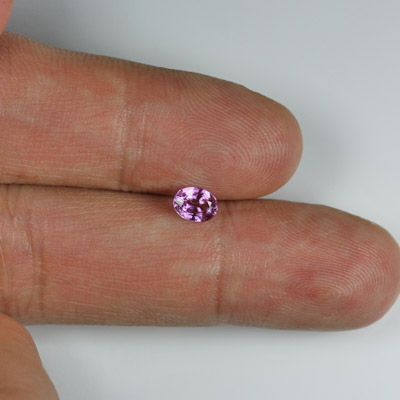 แซปไฟร์สีม่วงชมพู (Violet-Pink Sapphire) 0.71 กะรัต สีม่วงอมชมพู พลอยสด