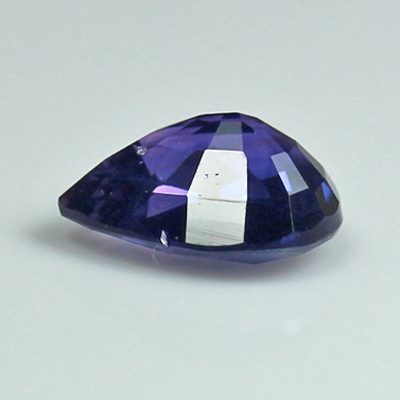 **ขายแล้ว**ไพลินเปลี่ยนสี (Color-change Sapphire) 1.15 กะรัต เปลี่ยนสีจากน้ำเงินเป็นม่วง พลอยสด ไม่เผา