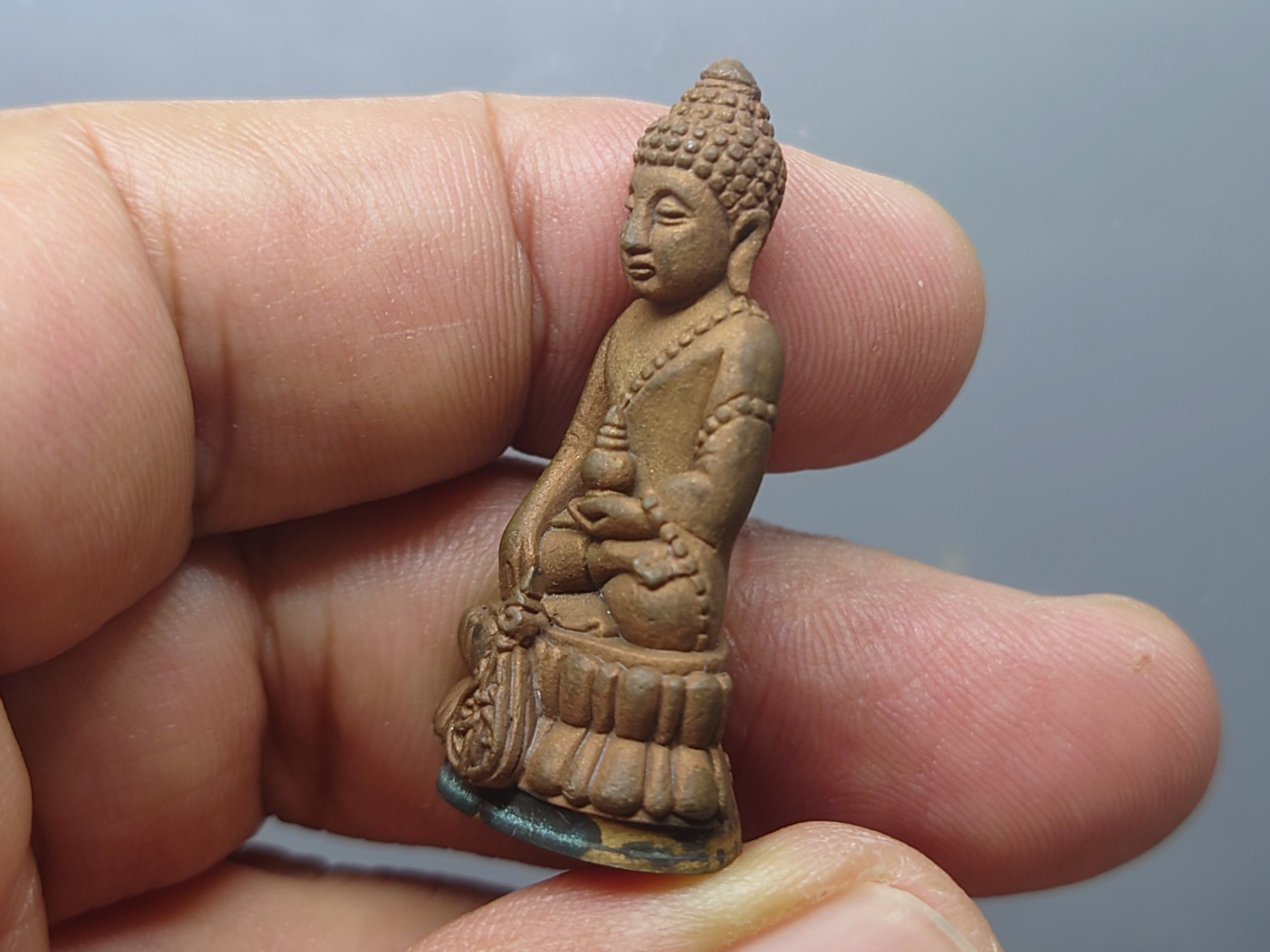 พระกริ่งธรรมวชิรญาณ ปสข.เนื้อทองแดงเถื่อน ที่ระลึกเปิดที่ทำการสถานีตำรวจนครบาลจักรวรรดิ พุทธาภิเษก ณ วัดบวรนิเวศวิหาร ปี2544 พร้อมกล่องเดิม