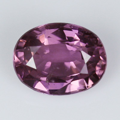แซปไฟร์สีม่วงชมพู (Violet-Pink Sapphire) 0.78 กะรัต สีม่วงอมชมพู ประกายดี
