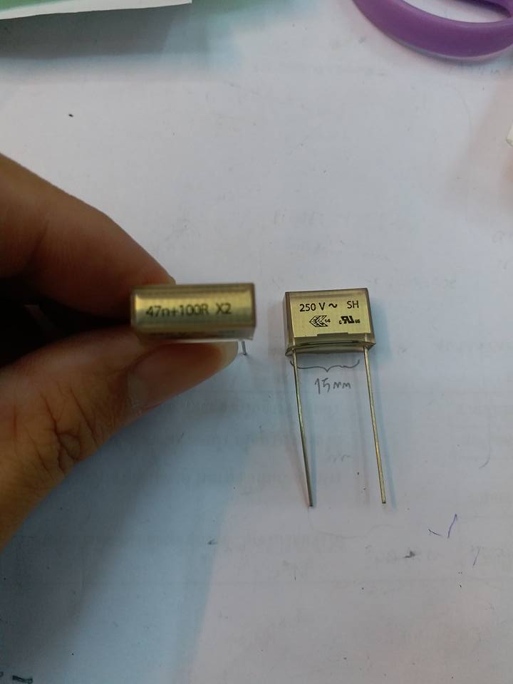 C47NF+100Rx2 250VACคาปาซิสเตอร์C0.047UF+100Rx2รุ่นPMESยี่ห้อRIFA ขาห่าง15MMราคาตัวล่ะ