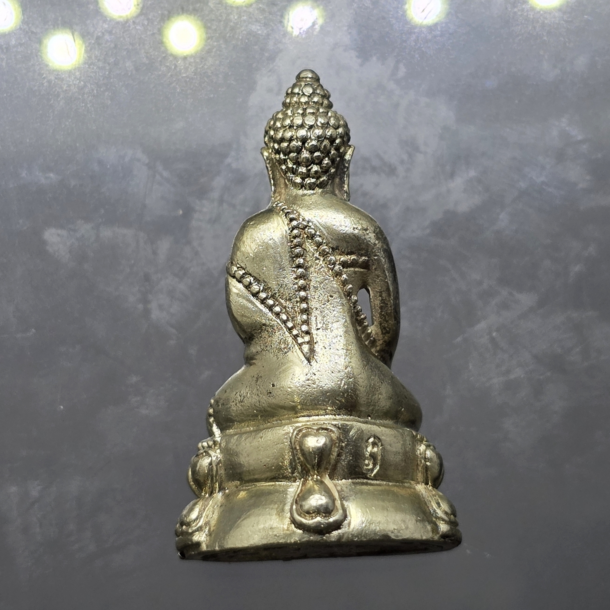 พระกริ่งนวปทุม ภปร เนื้อเงิน พ.ศ.2535 พร้อมกล่องเดิม รับประกันแท้ นิยม สร้างน้อย หายาก