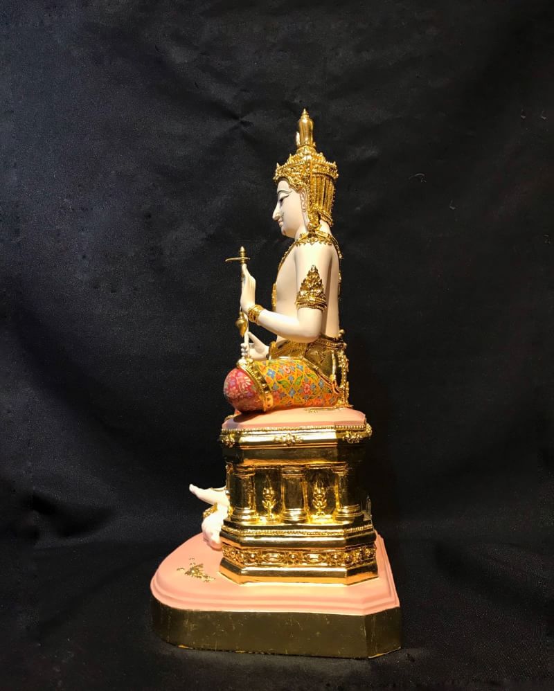 รูปหล่อ มหาเทพพระวิษณุกรรมบรมครู (ปางประทานความสำเร็จ) ในโอกาส 100 ปี โรงเรียนเพาะช่าง ปี 2556