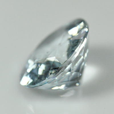 อความารีน (Aquamarine) 1.53 กะรัต สีฟ้าอ่อนน้ำทะเล รูปไข่