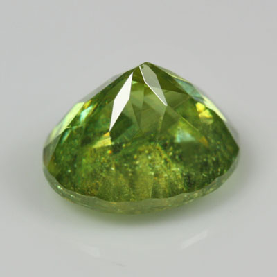 สฟีน (Sphene) 0.85 กะรัต สีเขียว ไฟดี ประกายดี