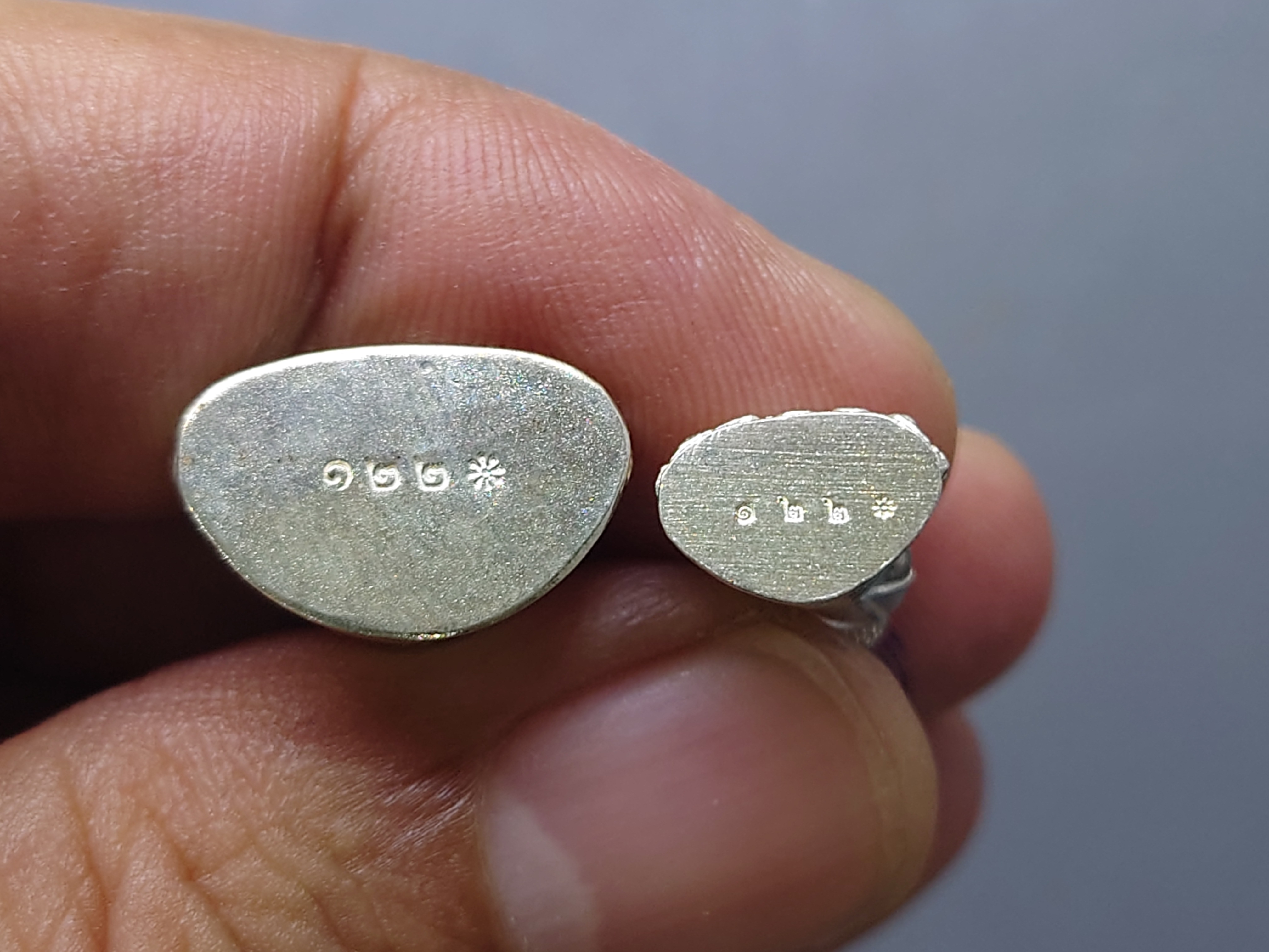 พระกริ่ง ๖๐ ปี พระพรหมเมธี เนื้อเงิน วัดเทพศิรินทราวาส พ.ศ.2550 พร้อมกล่องเดิม