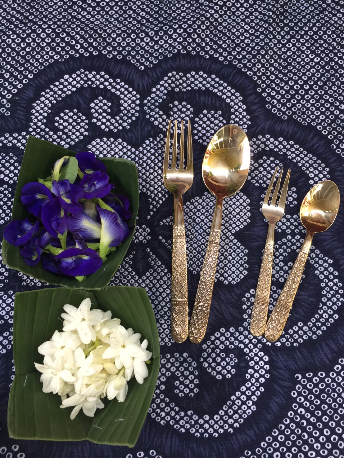 ชุด ช้อน ส้อม 7.5 นิ้ว ลายพิกุล ทองเหลือง ตีมือ
