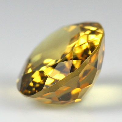 **ขายแล้ว**เบริลสีเหลือง (Yellow Beryl) 2.21 กะรัต สีเหลือง รูปไข่ ไฟดี