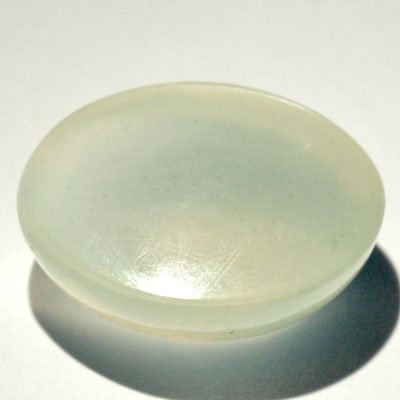 มูนสโตนตาแมว หรือ มุกดาหารตาเเมว (Cat's eye Moonstone) 10.00 กะรัต รูปไข่ มีตาเเมว