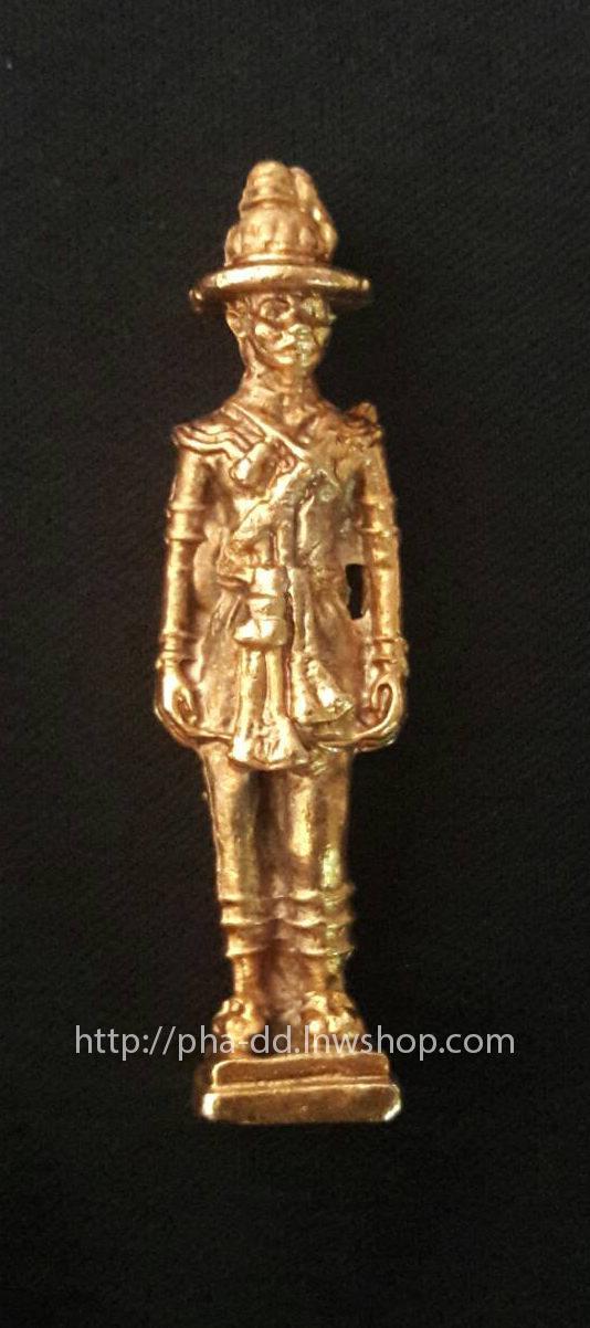 รูปหล่อสมเด็จพระเจ้าตากสิน ค่ายตากสินจันทบุรี หลวงปู่ทิม วัดละหารไร่ ปลุกเสก ปี 2518