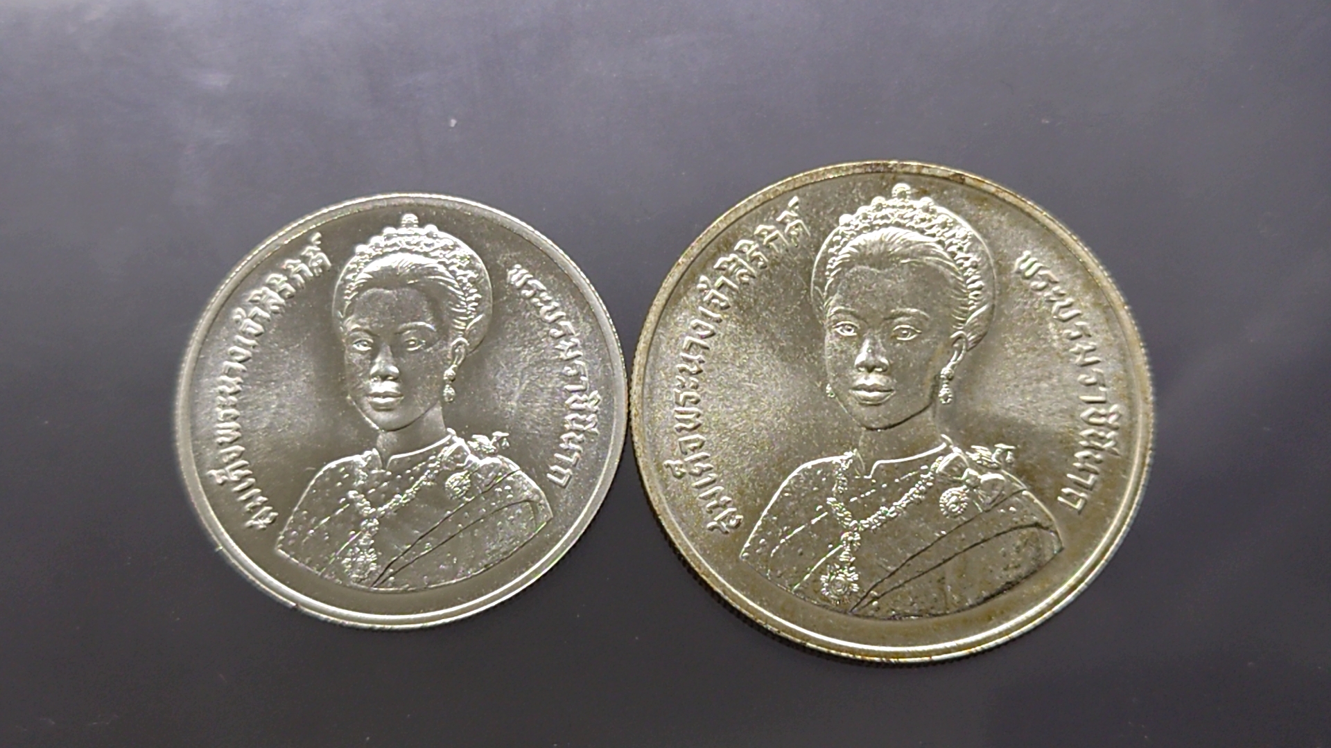 เหรียญครบชุด (3 เหรียญ 150-300-600) เหรียญที่ระลึกเฉลิมพระชนมพรรษา 5 รอบ ราชินีนาถ ปี2535 ไม่ผ่านใช้