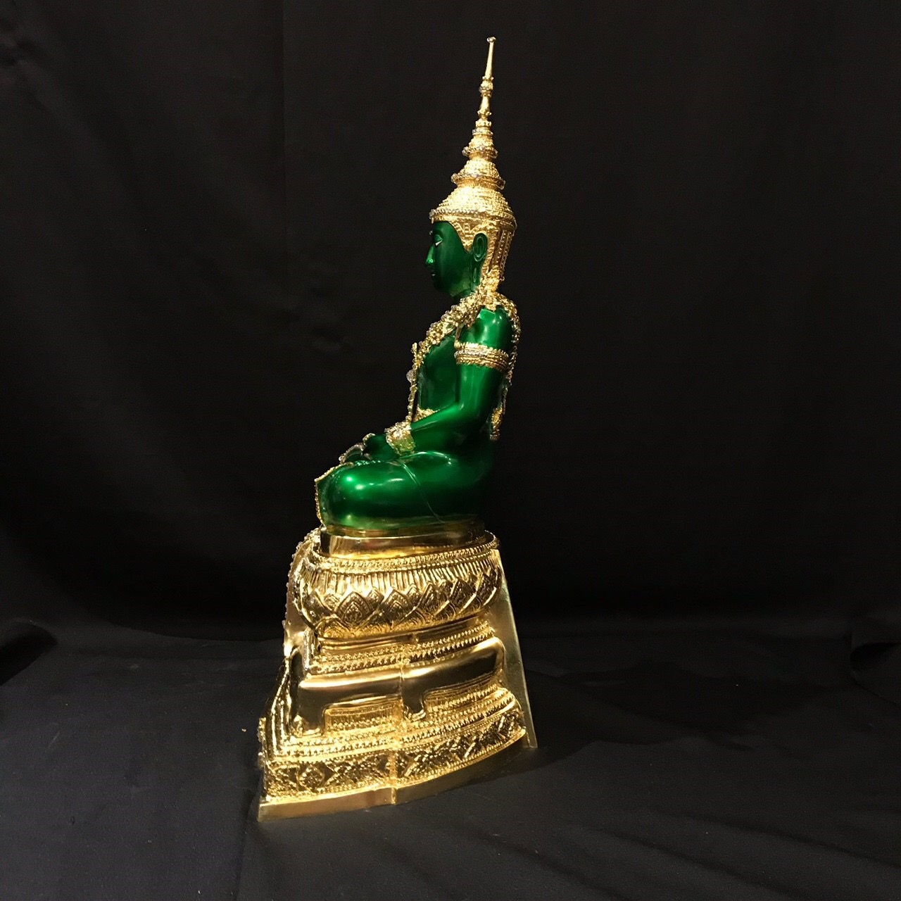 พระพุทธรูป พระแก้วมรกต 9 นิ้ว (2ถอด) สมโภชกรุงรัตนโกสินทร์ 200 ปี วัดพระศรีรัตนศาสดาราม พ.ศ. 2525