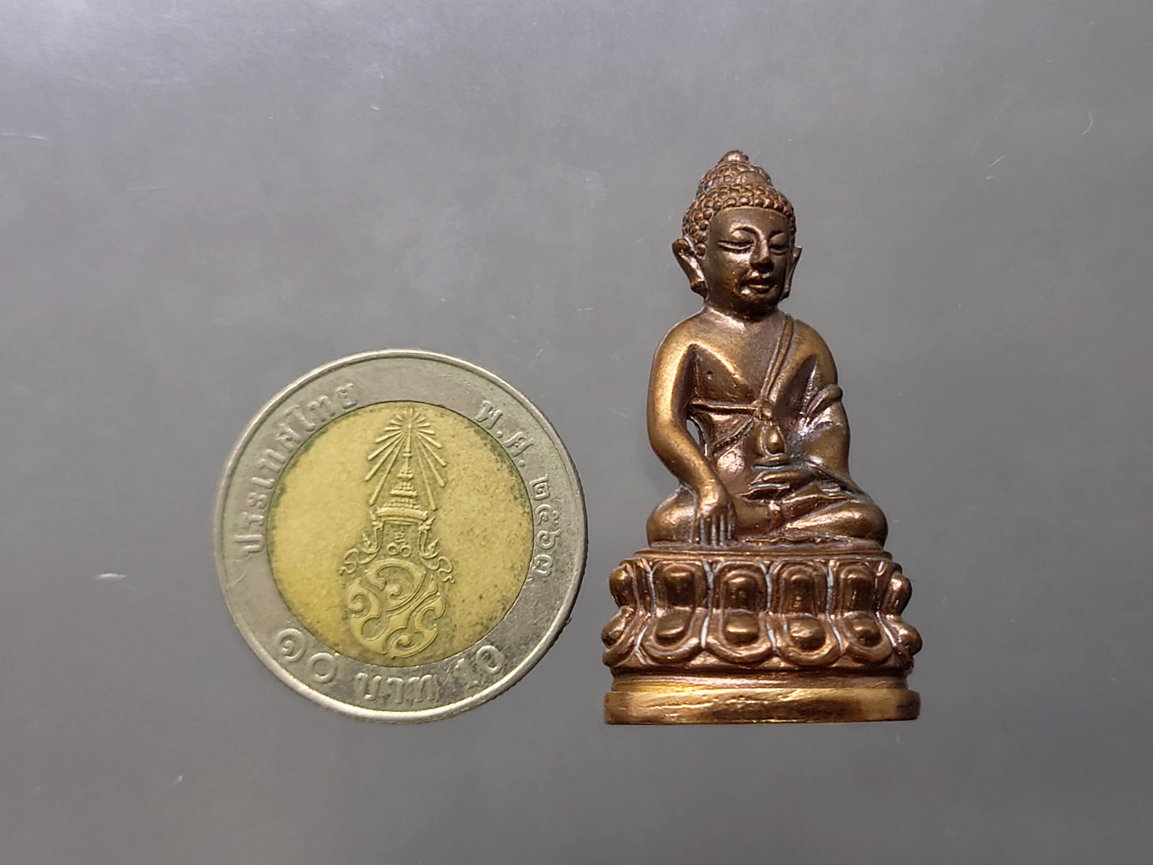 พsะกริ่งหยิน-หยาง เยาวราช รุ่นจักรพรรดิ เนื้อสัมฤทธิ์ สูง 4 ซ.ม. ตอกโค๊ด หมายเลข วัดไตรมิตร ปี2561 พร้อมตลับเดิม