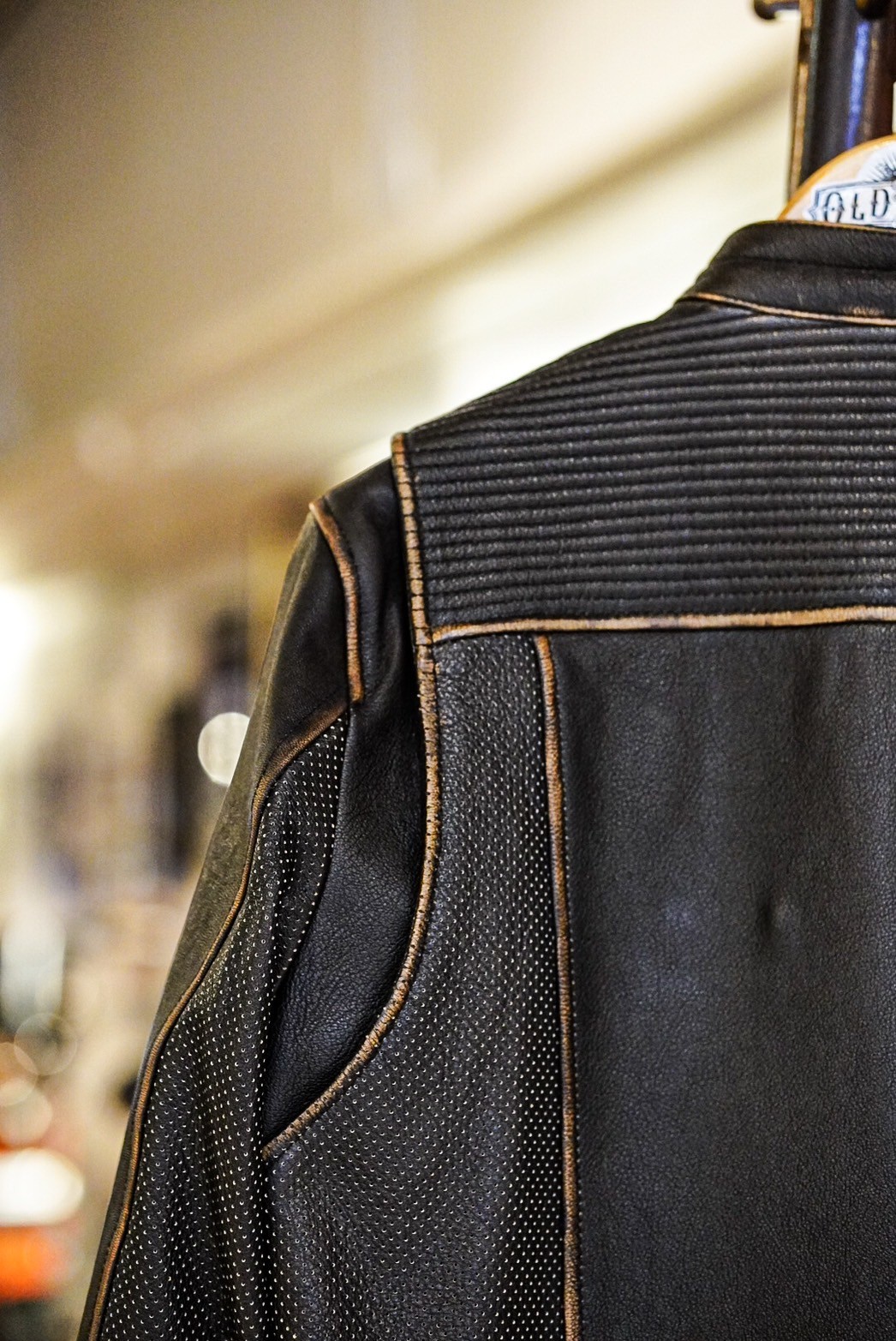 เสื้อหนังแท้ Caveman 802SC มีการ์ด (กรุณาสอบถามไซส์ก่อนสั่งซื้อ)