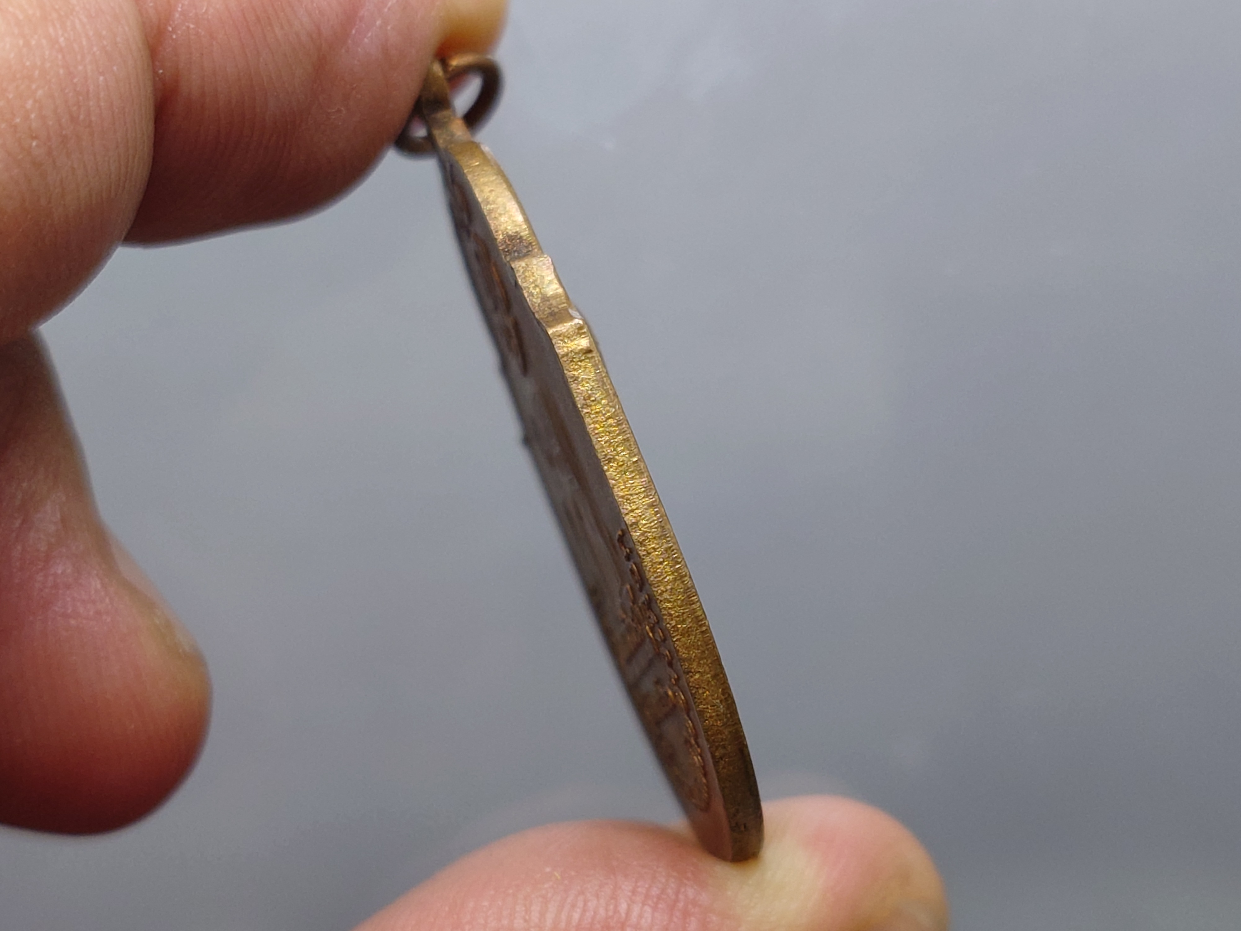 เหรียญที่ระลึกพระราชพิธีขึ้นระวางสมโภชช้างเผือก จ.นราธิวาส เนื้อทองแดง ปี2520 ไม่ผ่านใช้ สภาพสวย รับประกันแท้