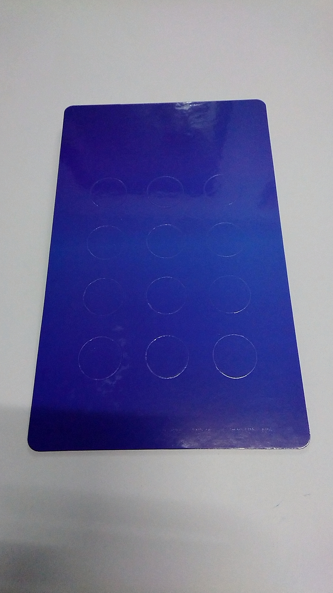 แผงใส่เหรียญชนิดราคา 50 บาท ครบชุดนิเกิล 12 ช่อง สีน้ำเงิน