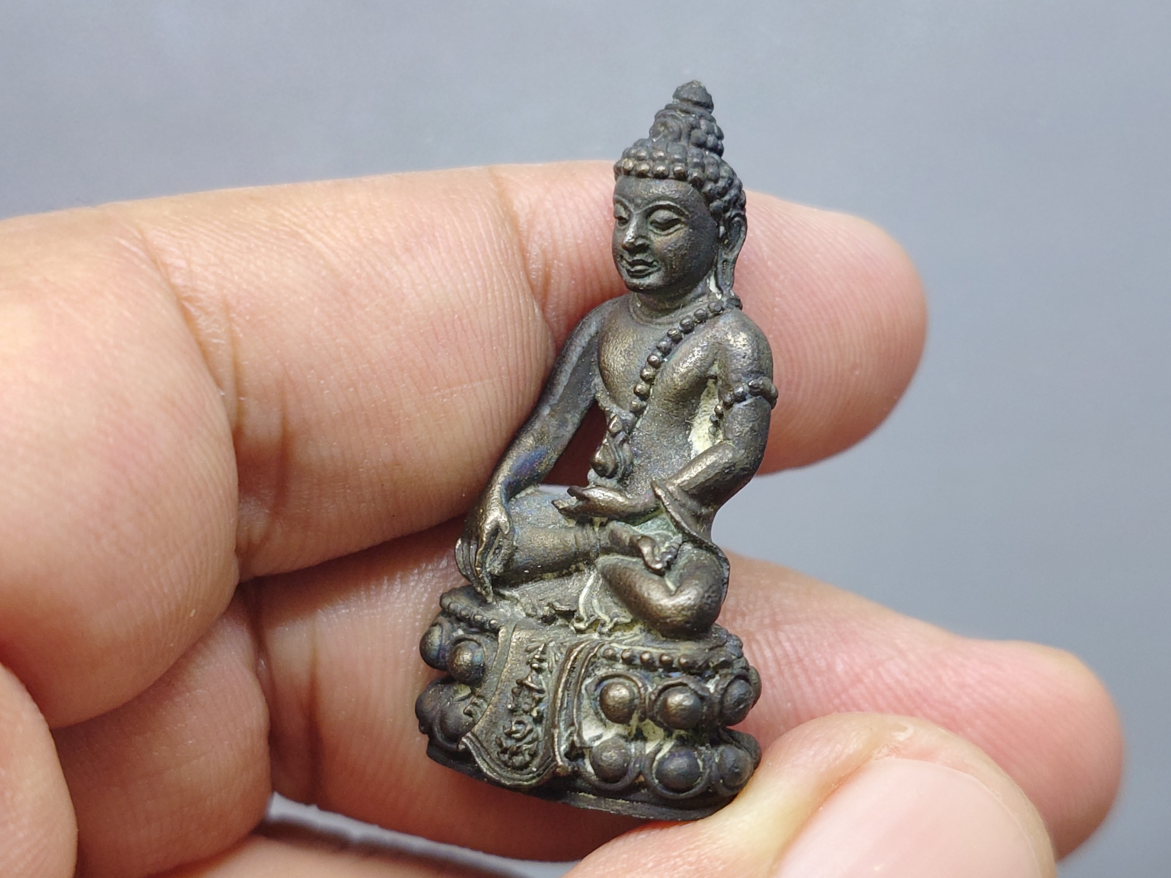 พระกริ่งคุ้มเกล้า เนื้อนวะโลหะ พ.ศ.2522 สภาพสวย หายาก รับประกันแท้ พร้อมกล่องเดิม