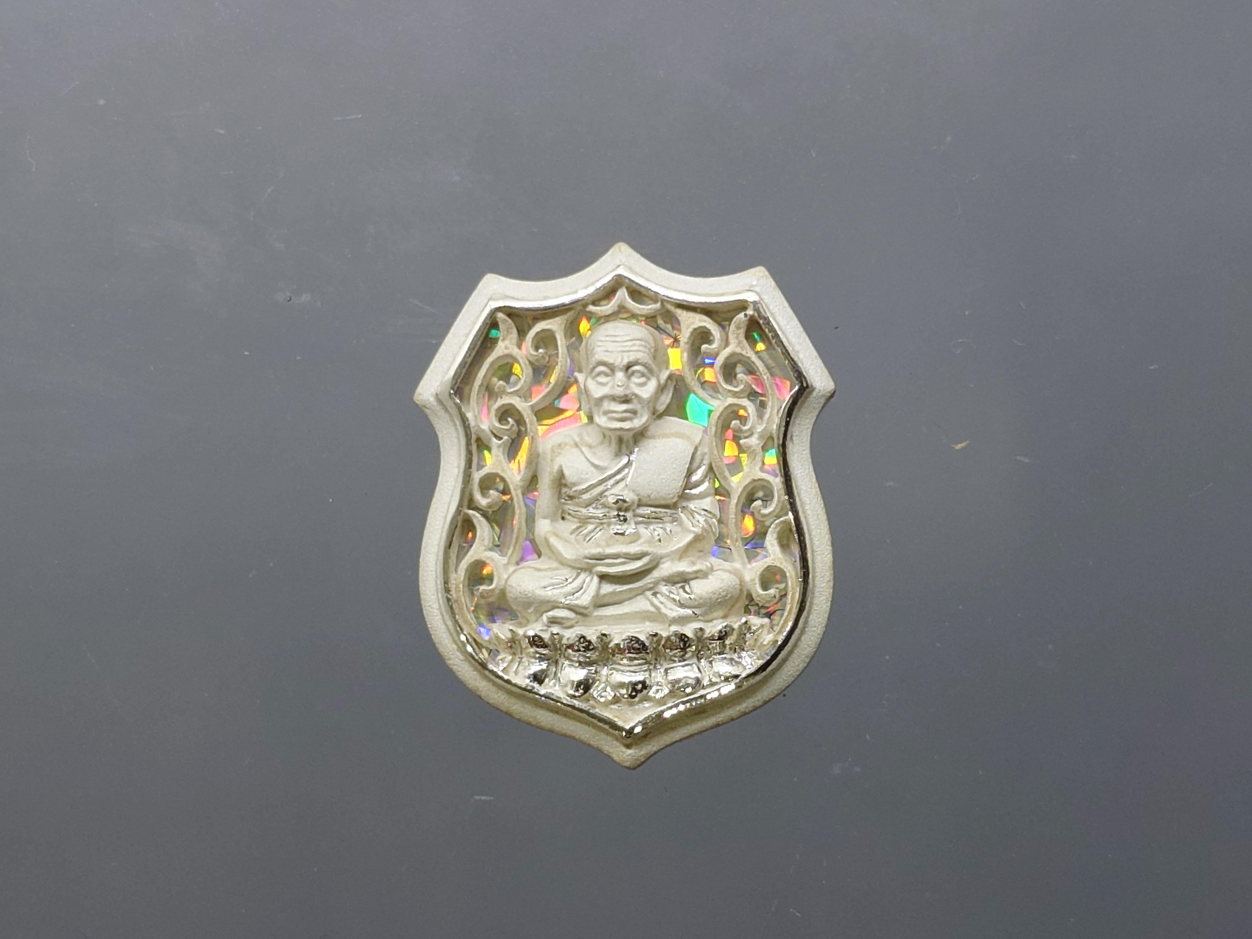 เหรียญหลวงปู่ทวด เนื้อเงิน รุ่นมงคลบารมี วัดประสาทบุญญาวาส พิมพ์อาร์ม เล็ก ขนาด 2 เซน พ.ศ.2545 พร้อมกล่องเดิม