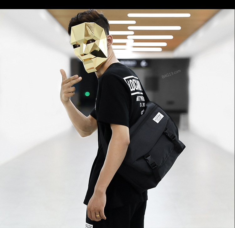 กระเป๋าสะพายข้างผู้ชาย รหัส A021