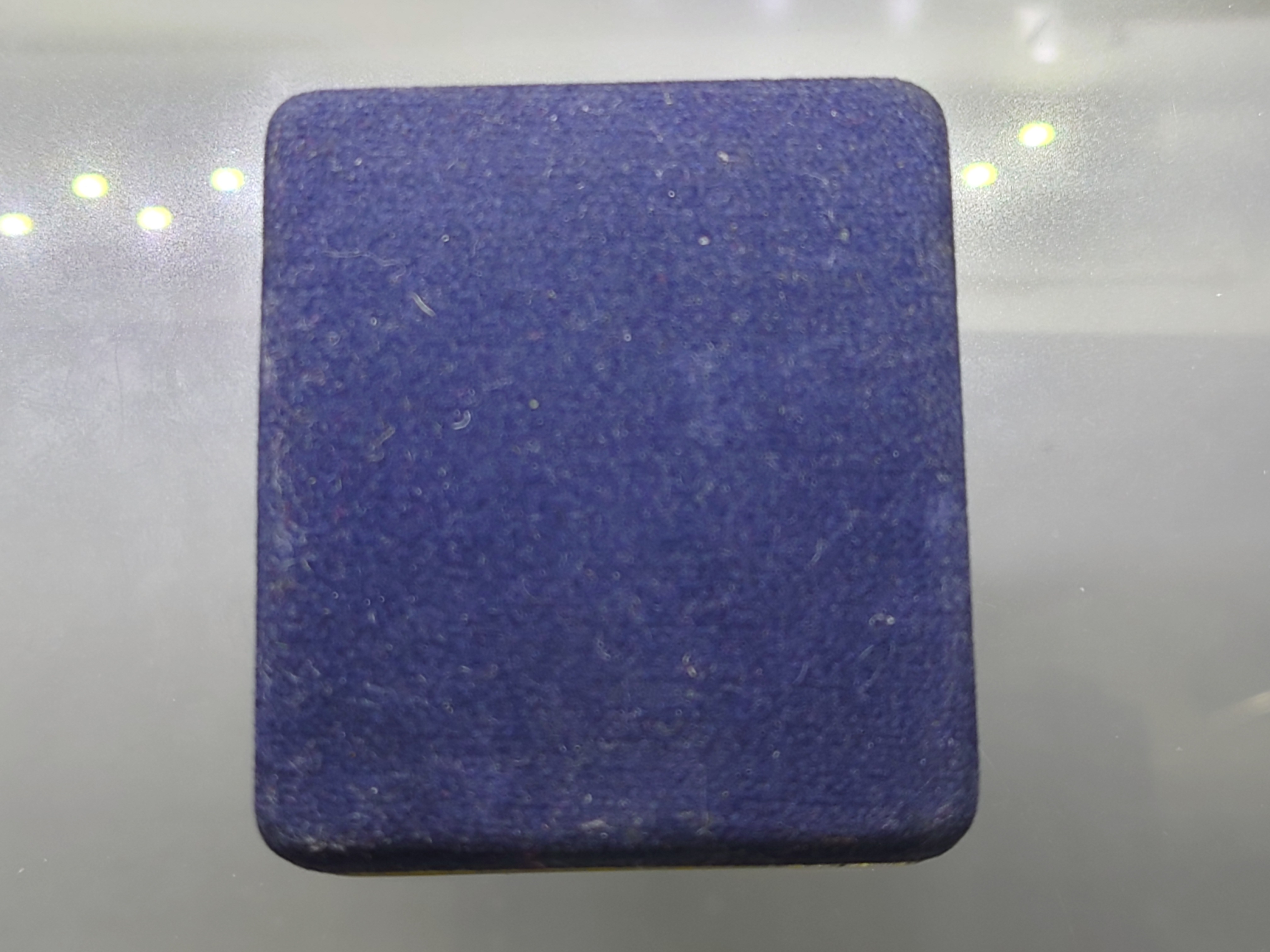 พระกริ่งพระพุทธชินสีห์ ภปร ทันโตเสฏโฐ เนื้อเงิน ใต้ฐานเจาะใส่ผงพระทนต์ในหลวง(ฟัน)และผงจิตรลดา พ.ศ.2533 พร้อมกล่องเดิม